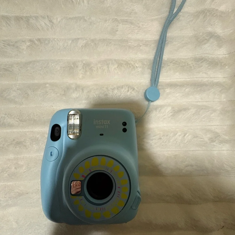 Fujifilm Instax Mini 11 Instant Camera - Blue